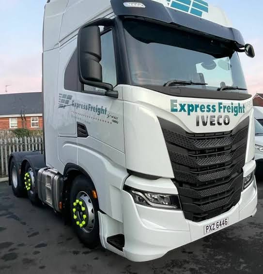 Express courier truck